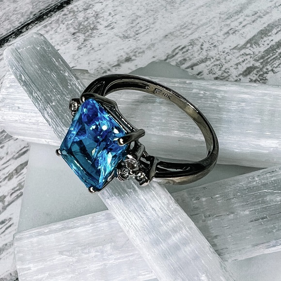 ✗ SOLD ✗ - Picture 2 of 4